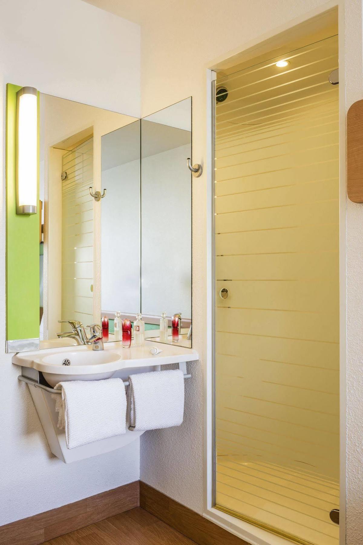 Ibis Budget Newport מראה חיצוני תמונה